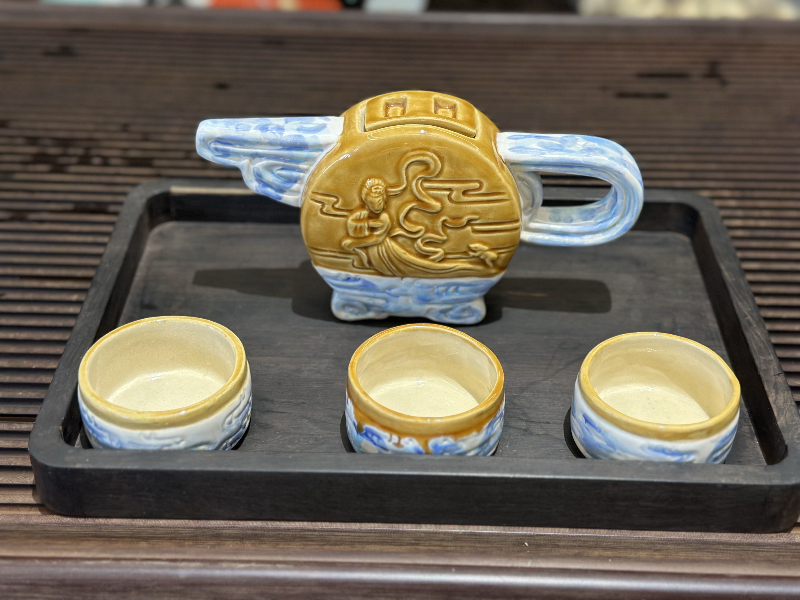 石湾高温淘泥美术陶瓷厂,嫦娥奔月款!款式特别,造型别有风格!