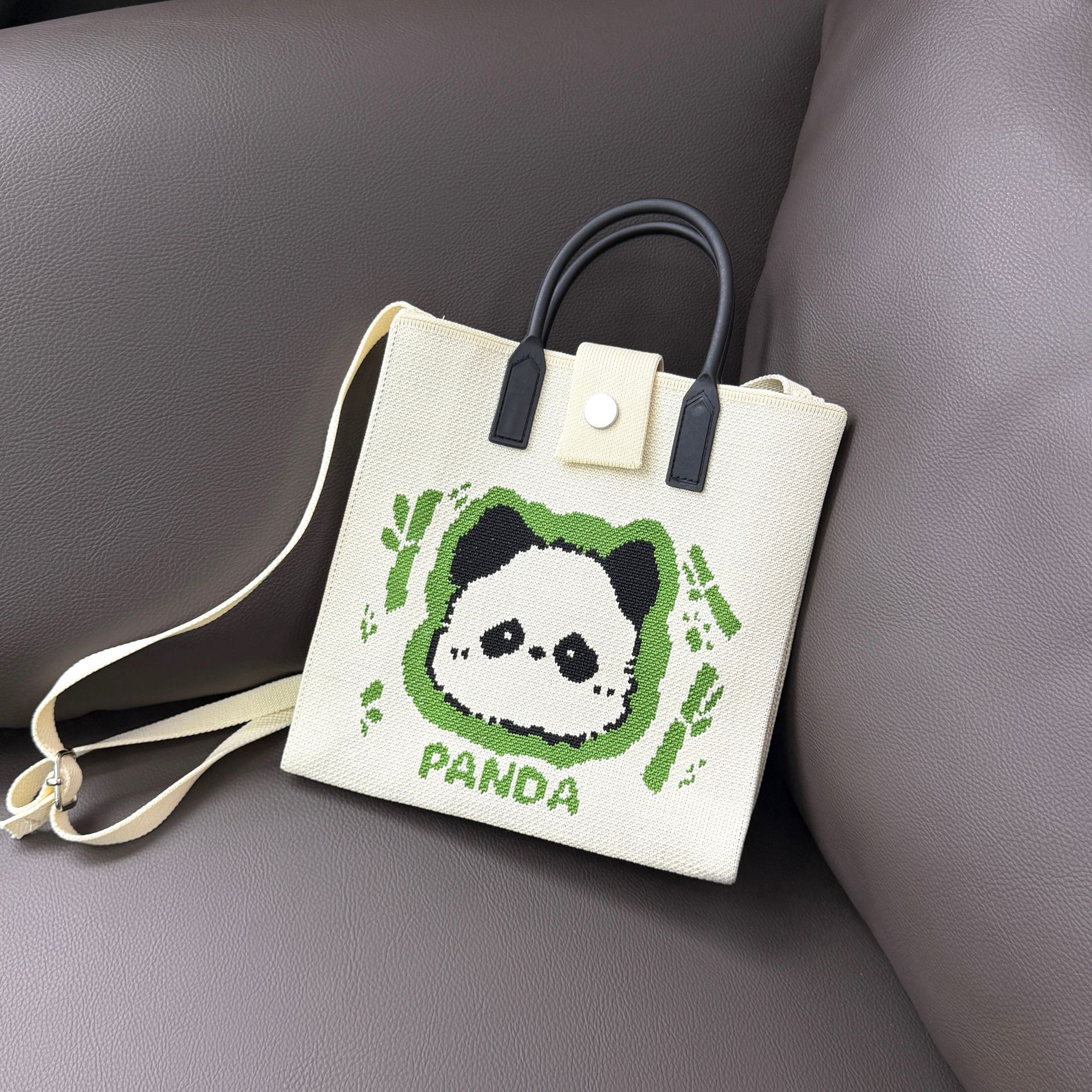 百搭软橡胶手柄伴手礼大款可爱熊猫手提包日常休闲潮流可斜挎包包