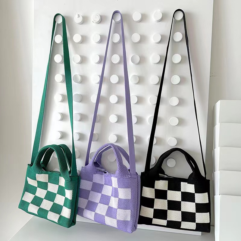 2025新款黑白棋盘格针织单肩手拎包韩版可爱百搭便携大容量斜挎包