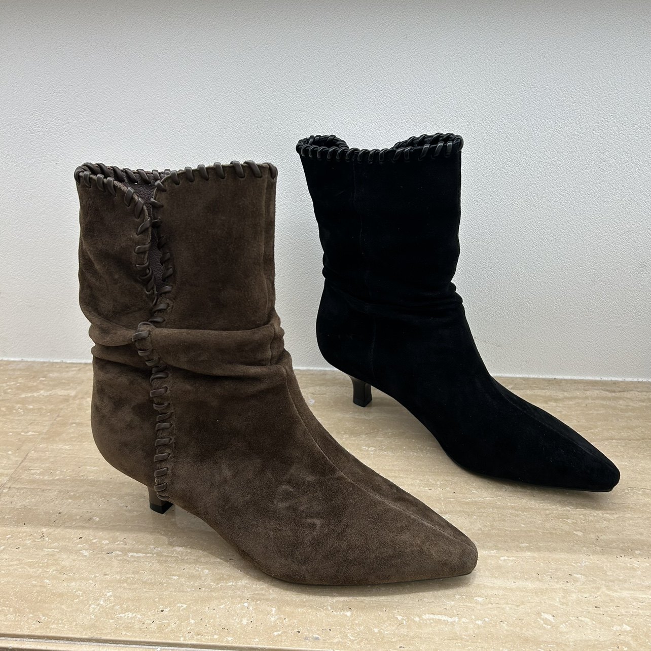 欧洲站2025秋季新款羊京皮尖头细跟短靴女百搭时尚中跟套筒中筒靴,女鞋,马丁靴,淘宝优惠券,粉丝福利购,淘宝优惠卷