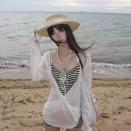 2026高颜值条纹比基尼女分体平角泳衣海岛度假温泉防晒罩衫游泳衣