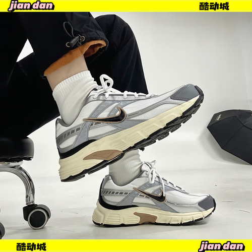 耐克男鞋复古老爹鞋缓震跑步鞋