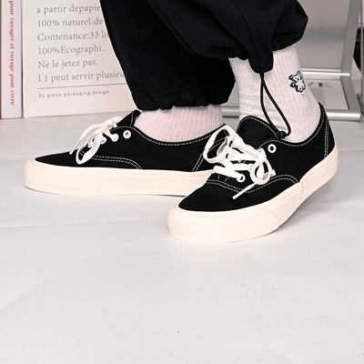 VANS范斯AuthenticVR3情侣运动