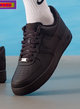 NIKE男鞋运动鞋AIR FORCE 1空军一号休闲鞋黑色板鞋IH1698