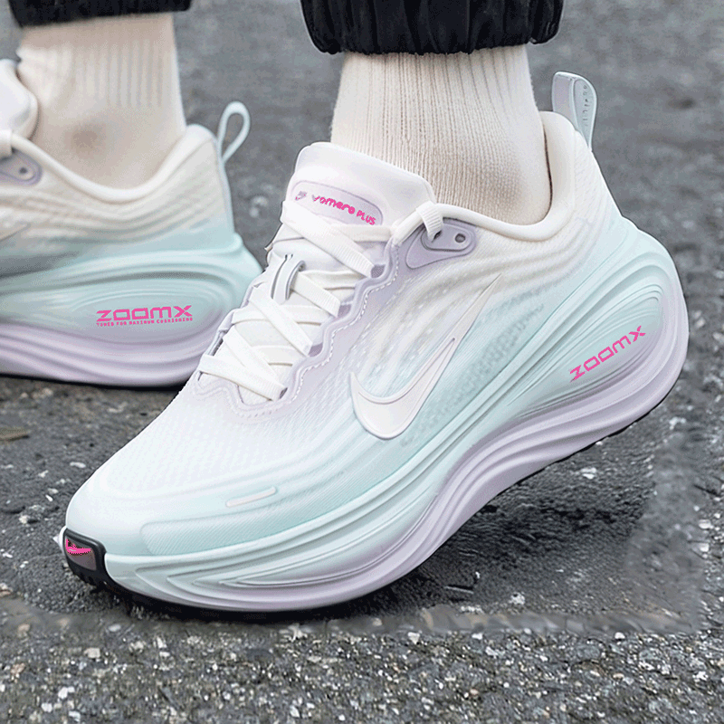 NIKE缓震跑步鞋女2025秋季