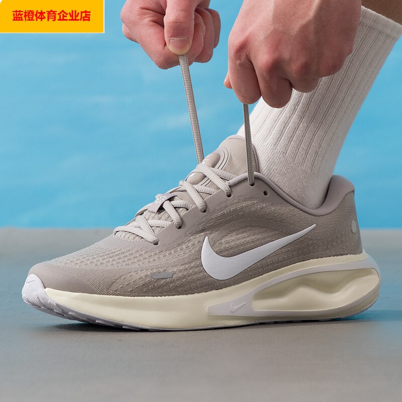NIKE轻便跑步鞋男夏季新款
