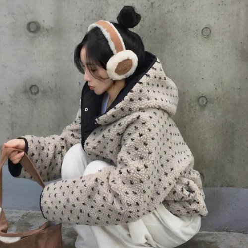 两面穿爱心提花连帽羊羔毛外套