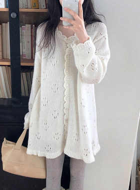 韩国chic秋季温柔气质镂空提花单排扣软糯长袖云朵边针织连衣裙女