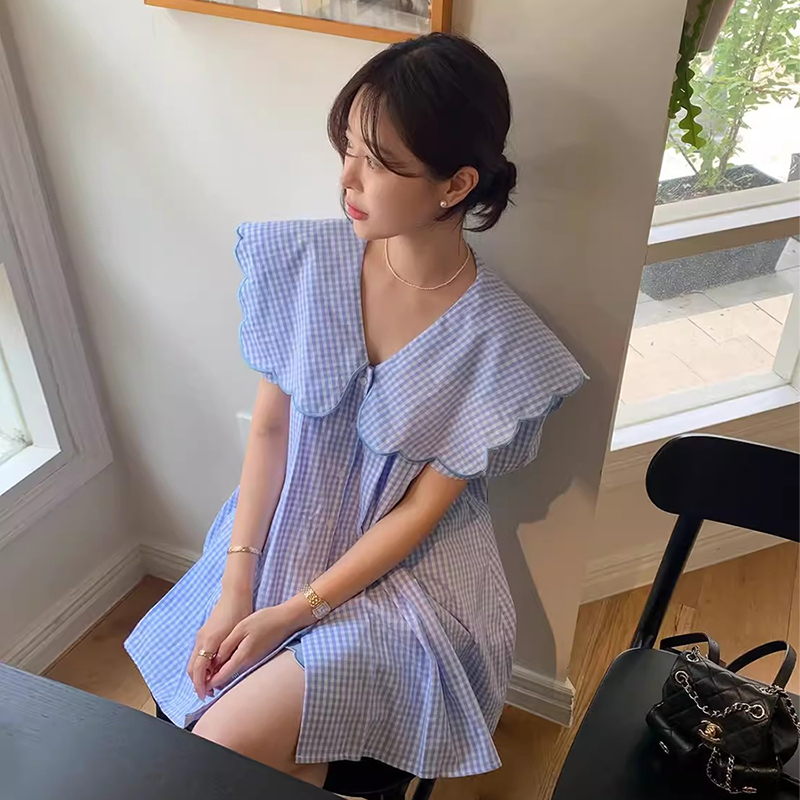 小众减龄刺绣娃娃领格子衬衫