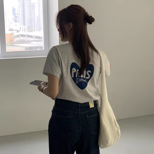 后背字母印花设计宽松短袖T恤