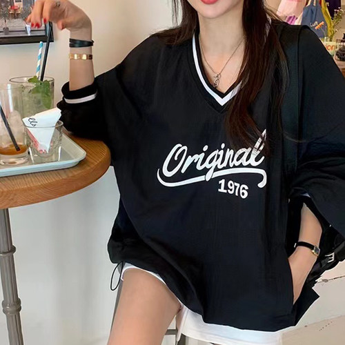 chicV领字母印花设计套头卫衣女