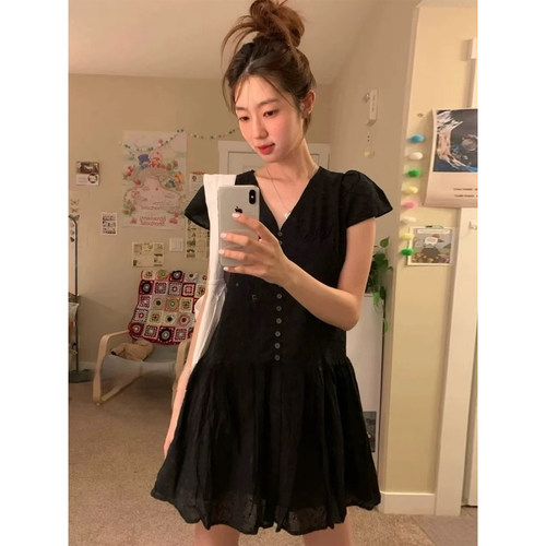 蕾丝刺绣V领单排扣短袖连衣裙女