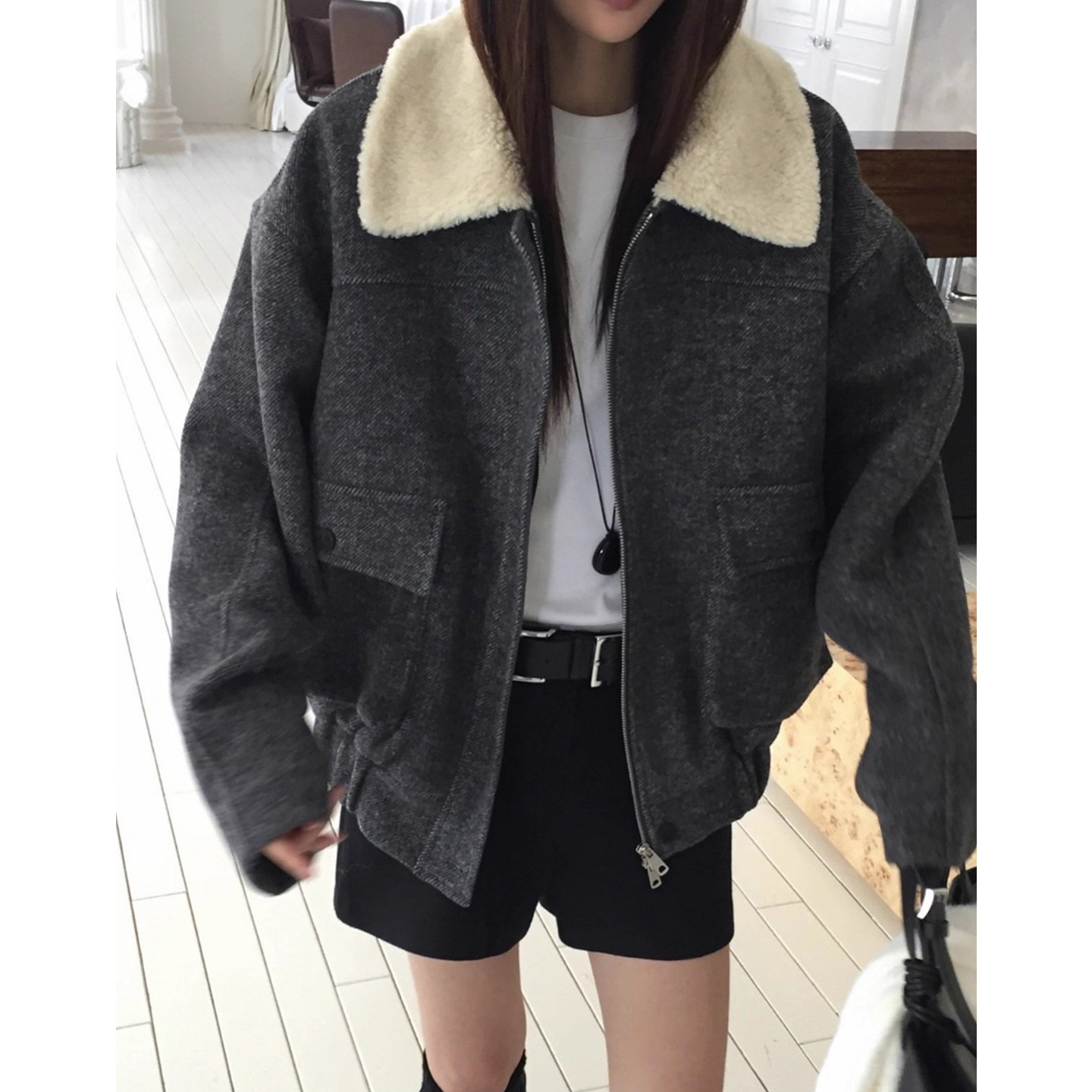 高级感毛毛翻领双口袋抽褶呢子短外套女2025冬季新款复古百搭上衣