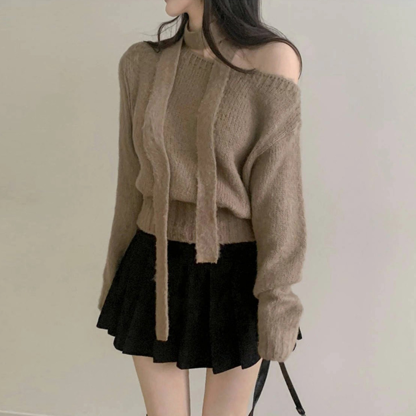 复古挂脖飘带一字领露肩针织毛衣