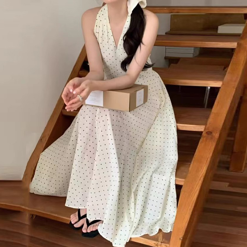 优雅气质V领挂脖波点背心连衣裙