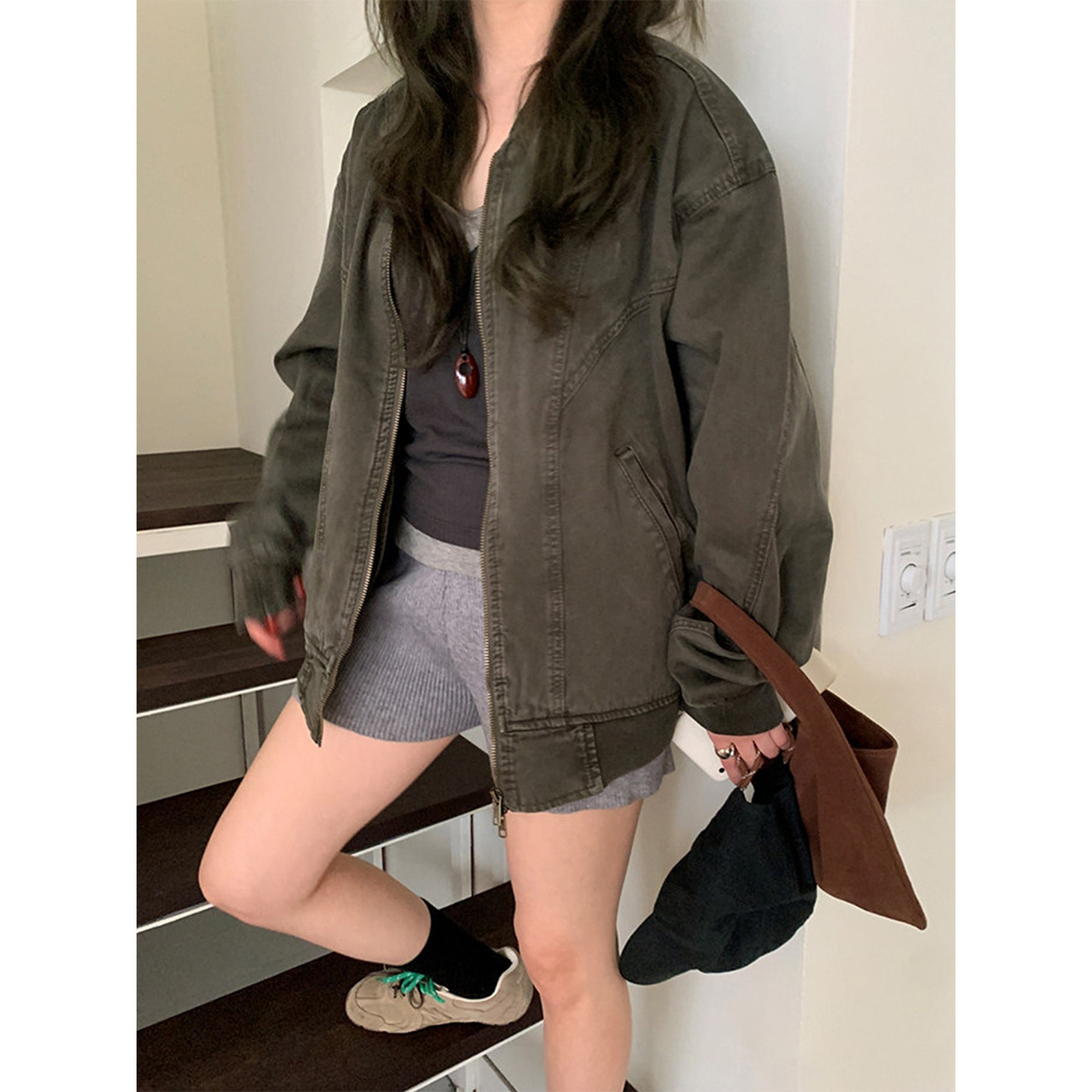 良良家复古军绿色棒球服夹克短外套女秋季新款韩版宽松小个子风衣