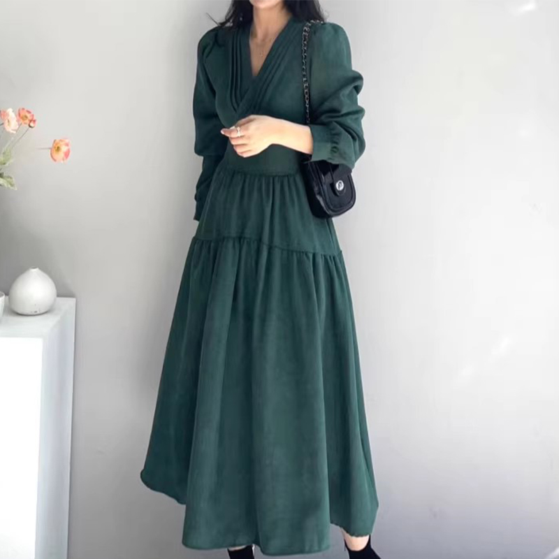 压褶设计拼接收腰显瘦长袖连衣裙