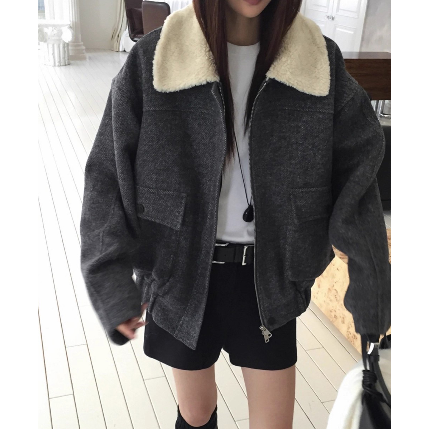 高级感毛毛翻领双口袋呢子短外套女2025冬季新款宽松百搭毛呢棉衣