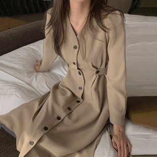 韩国chic极简主义 连衣裙女 优雅显瘦V领单排扣明线收腰设计中长款