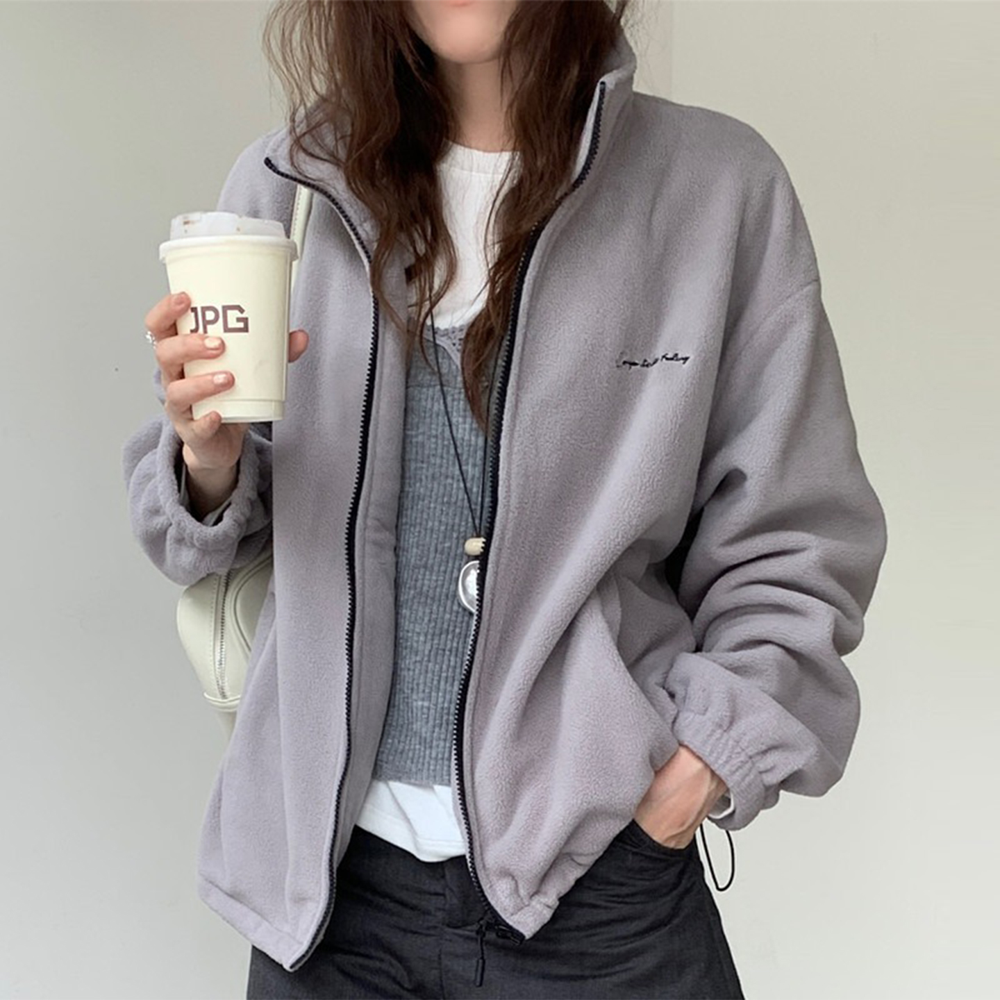 刺绣字母印花摇粒绒卫衣外套