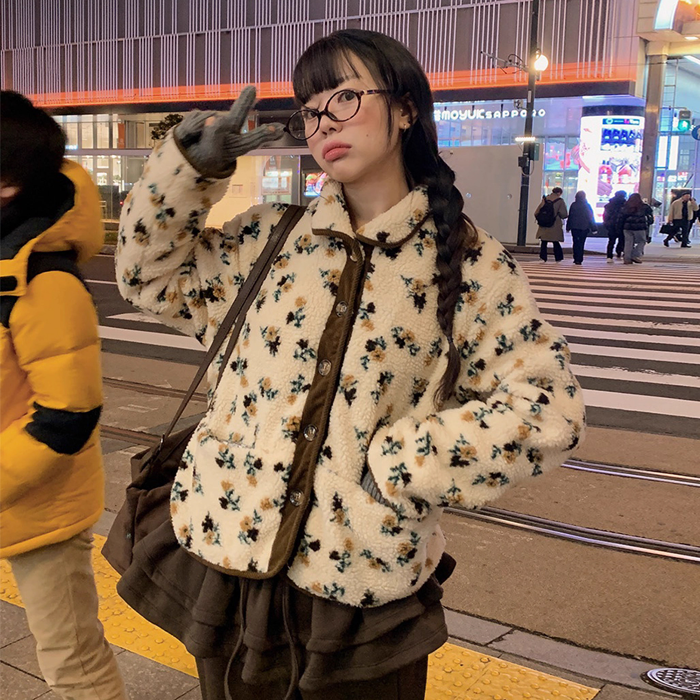 小清新少女撞色花朵提花羊羔毛外套女2025冬季新款双口袋保暖上衣