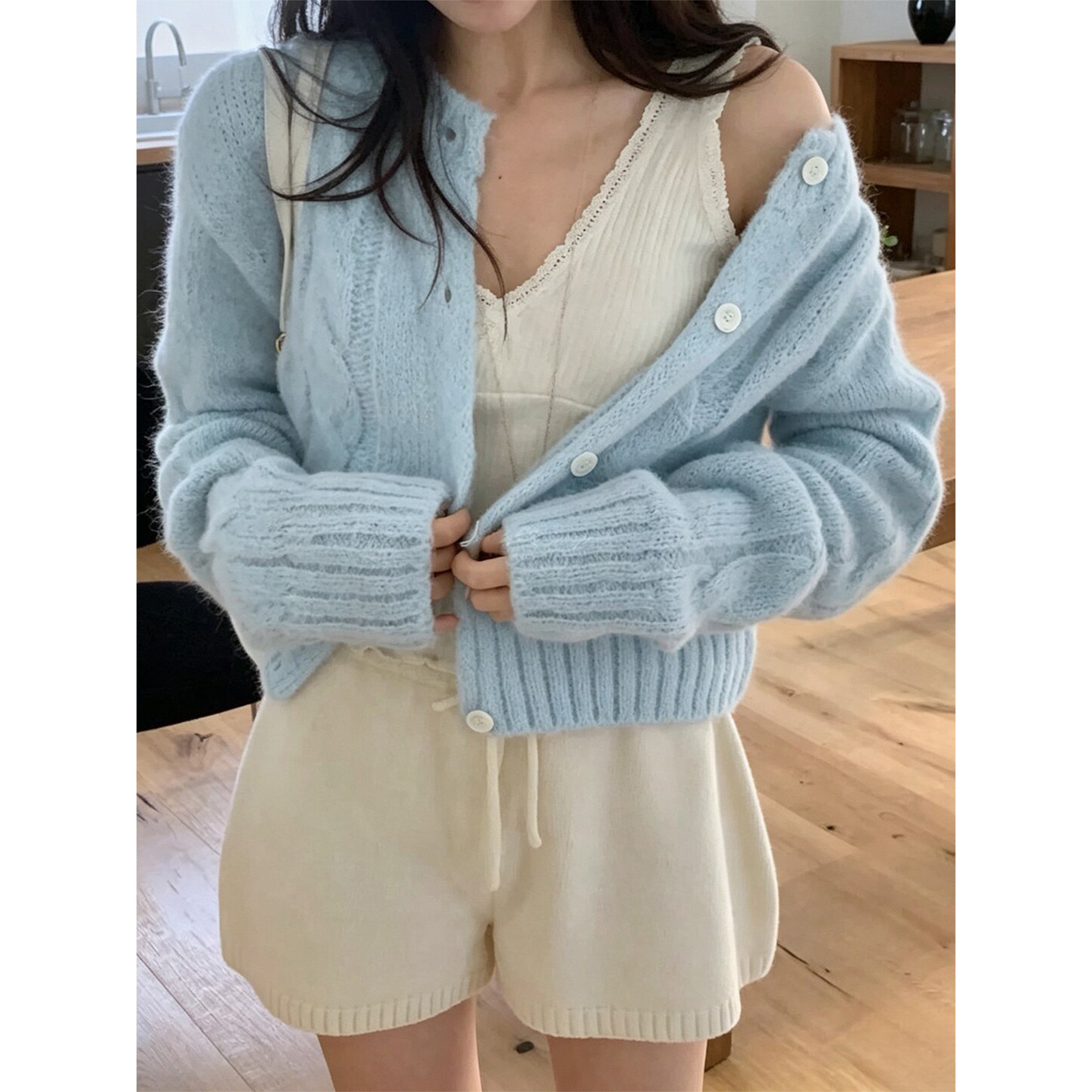 良良家温柔甜美麻花纹长袖针织开衫上衣女秋冬季软糯显瘦毛衣外套