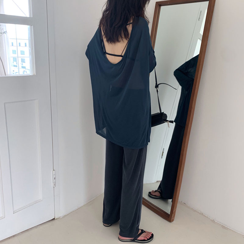 chic圆领露背开叉T恤+高腰休闲裤