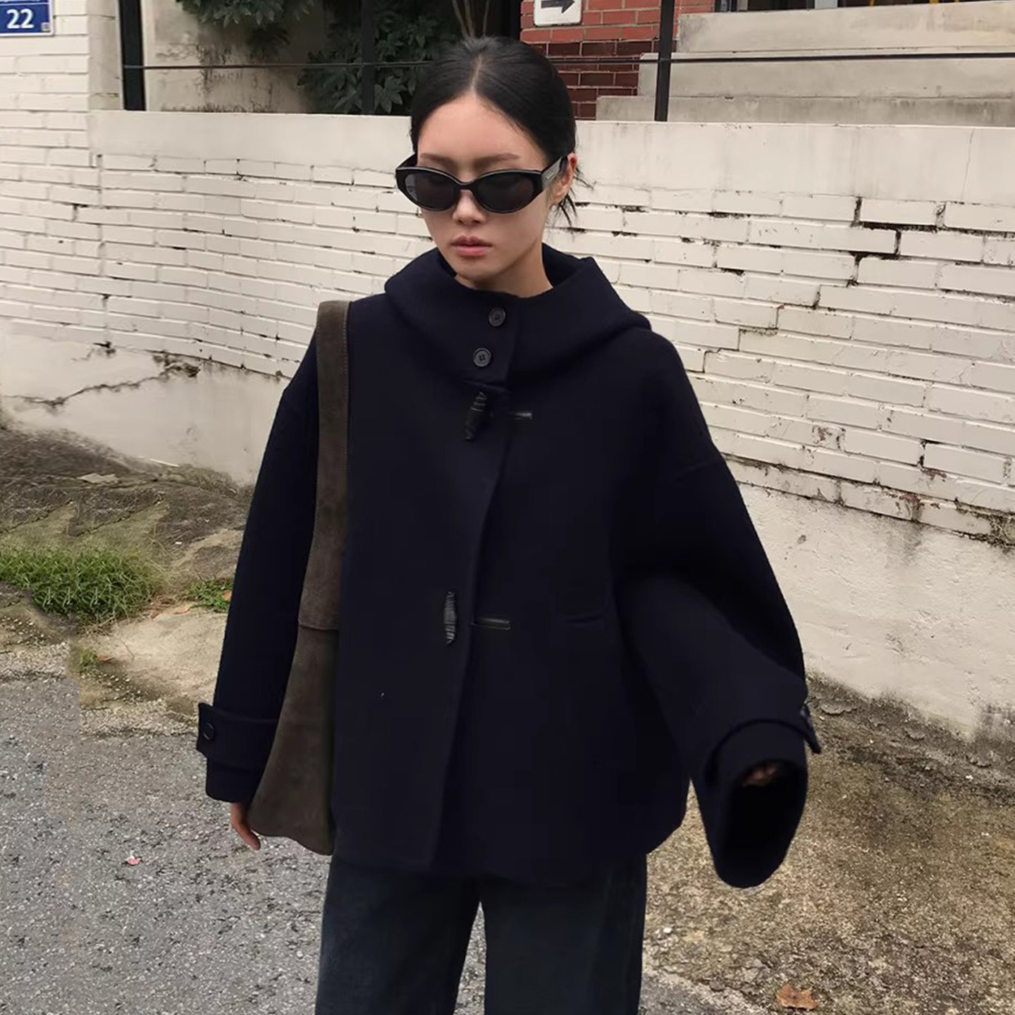 复古牛角扣设计短款连帽毛呢外套