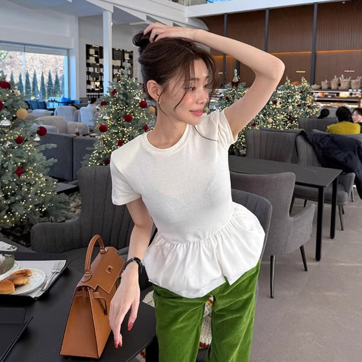 高级感拼接双层荷叶边蓬蓬裙摆打底衫女早春修身显瘦短袖T恤上衣