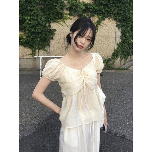甜美一字领蝴蝶结系带泡泡袖衬衫