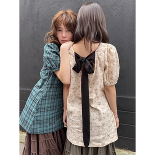 甜美碎花抽褶后背蝴蝶结绑带衬衫女夏季设计感宽松显瘦泡泡袖上衣