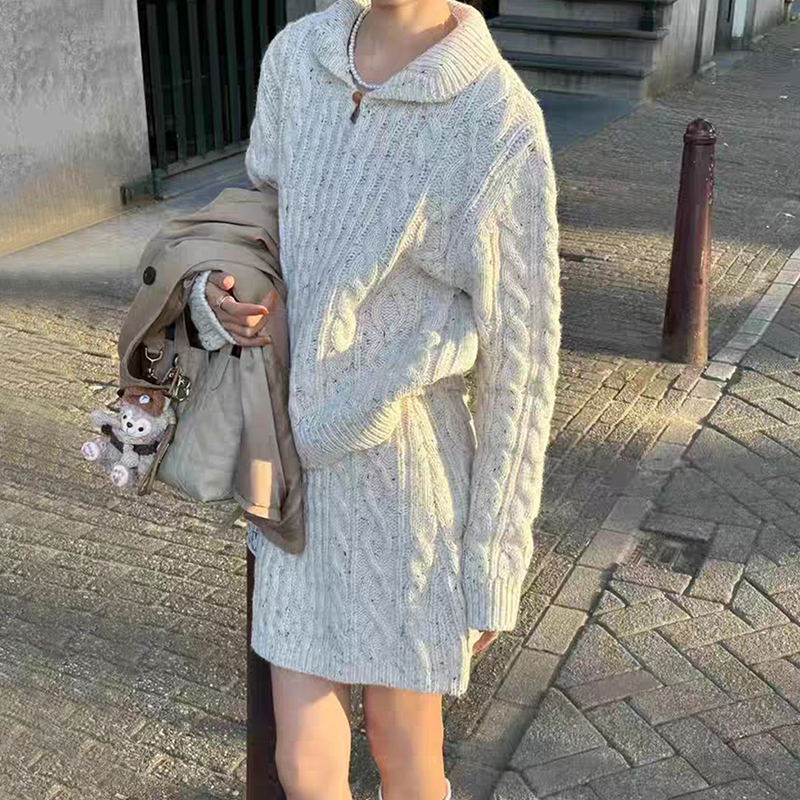 麻花纹针织毛衣+高腰A字半身裙