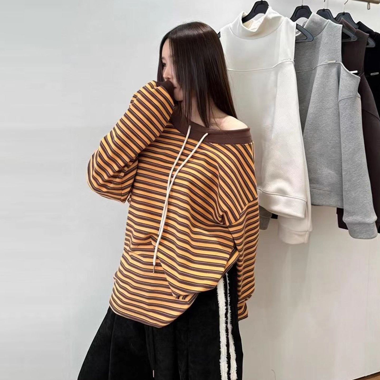设计感小众斜领撞色抽绳条纹T恤