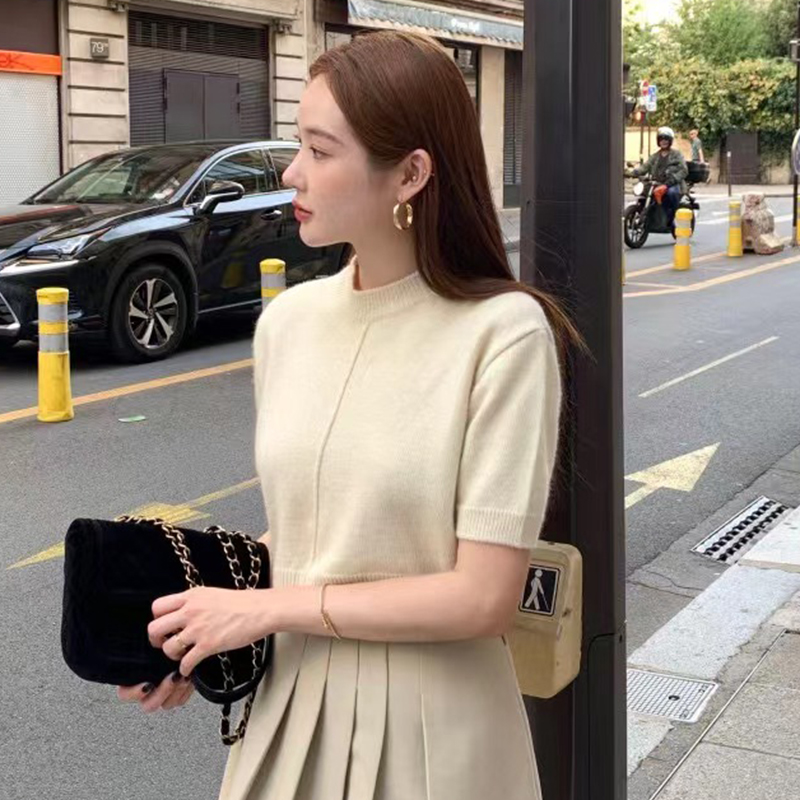 chic圆领宽松泡泡袖针织衫毛衣女