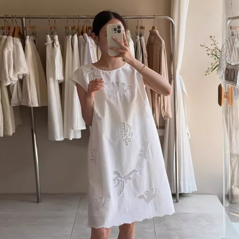 设计感重工别致钩花背心连衣裙