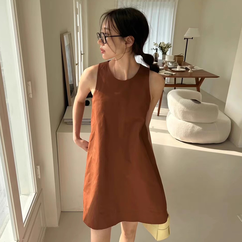 休闲小个子A字纯色背心裙连衣裙