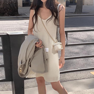 良良家高级感坑条无袖针织背心连衣裙女夏季新款复古花边V领短裙