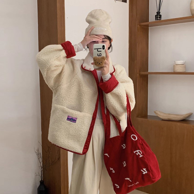 两面穿贴布印花口袋羊羔毛外套