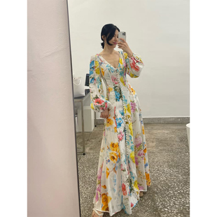 良良家法式浪漫V领碎花连衣裙女2026秋季高级感收腰显瘦长裙子