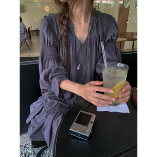 良良家复古褶皱感泡泡袖连衣裙女秋季新款巨好看宽松显瘦短裙子