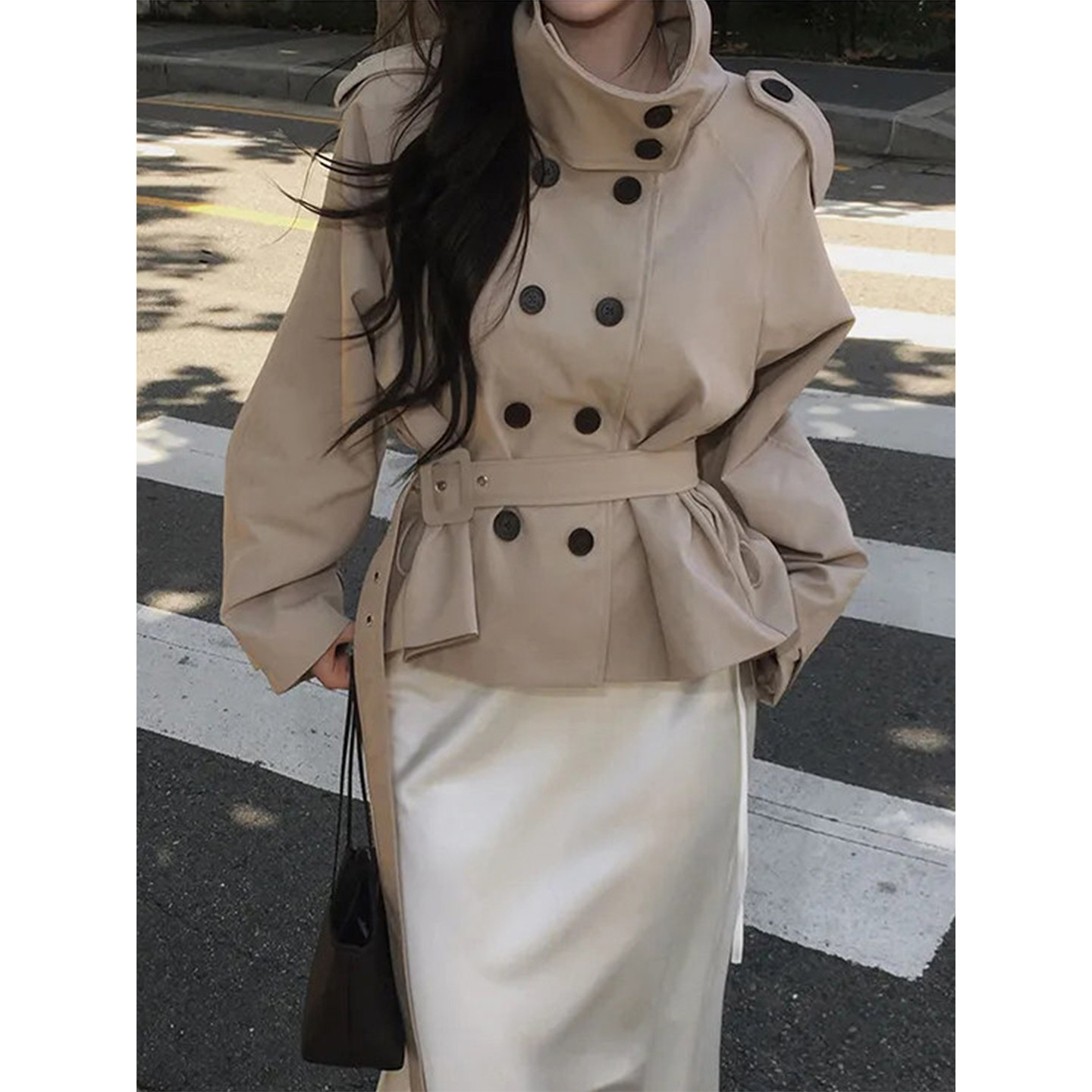 良良家卡其色短款风衣外套女2026秋季新款韩版高级感立领系带大衣