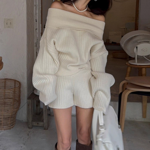 时尚套装慵懒风一字肩软糯针织毛衣女2025冬季新款高腰显瘦短裤子