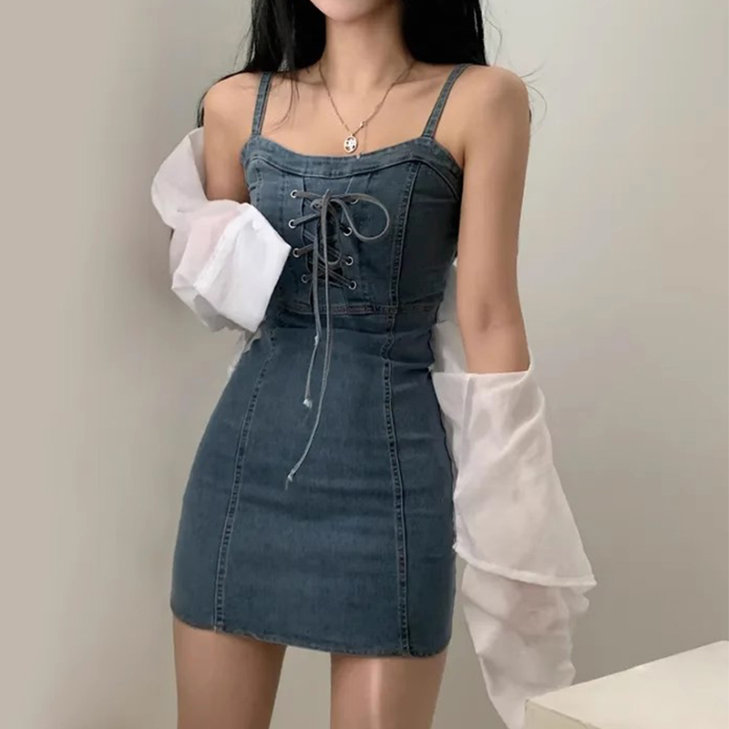 良良家法式复古交叉系带牛仔吊带连衣裙女夏季新款内搭包臀短裙子