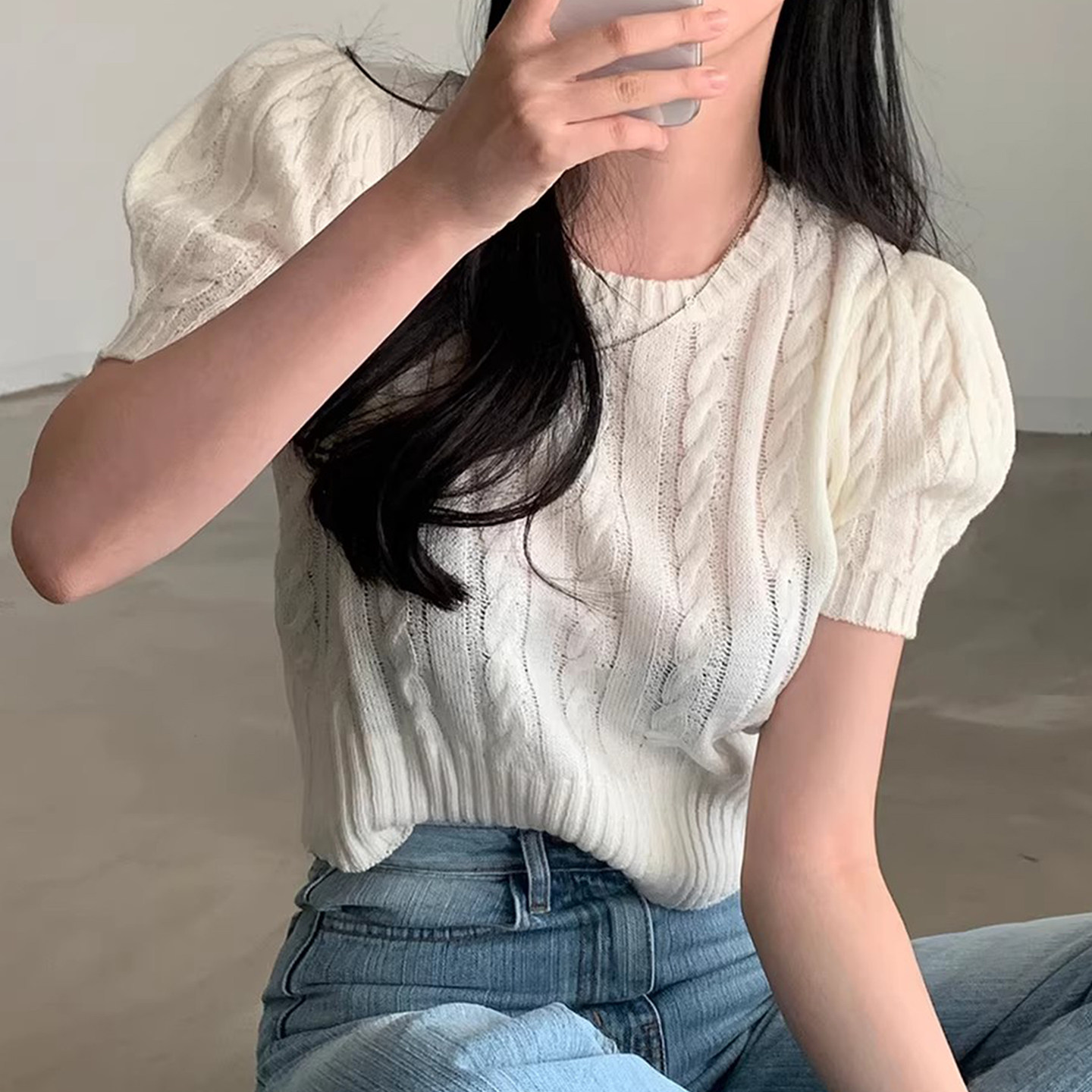 良良家夏季新款设计感后背纽扣麻花纹泡泡袖薄款针织衫短款上衣女