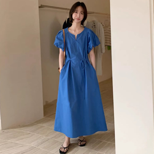 圆领泡泡袖纯色系带收腰连衣裙女