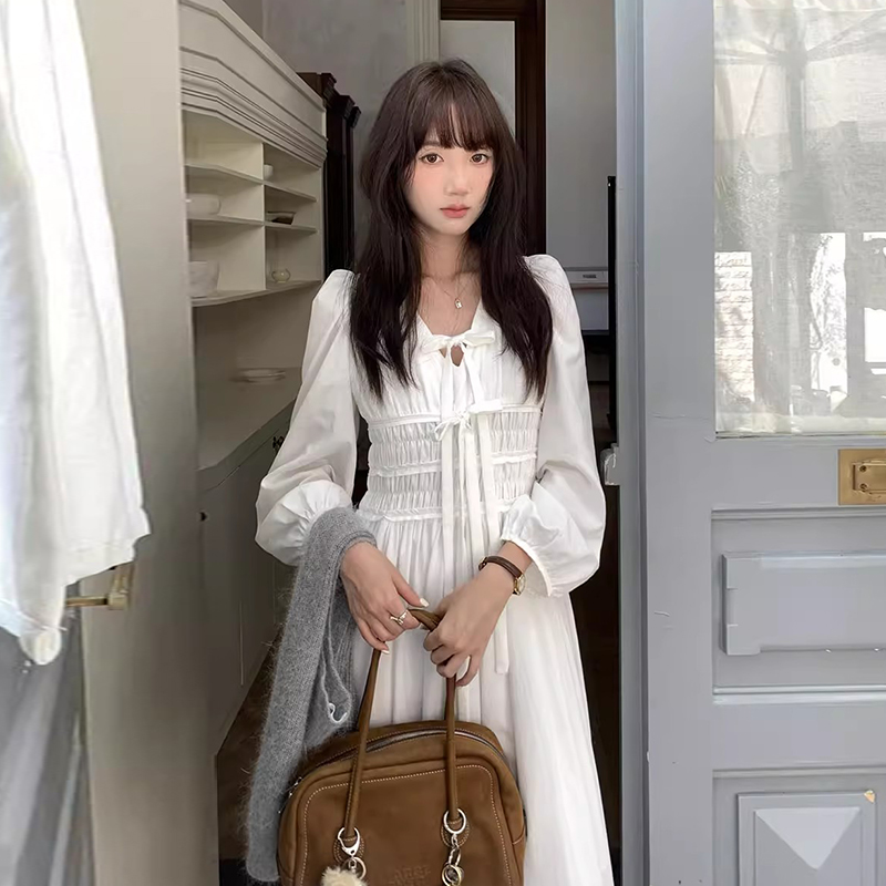 系带蝴蝶结褶皱收腰泡泡袖连衣裙