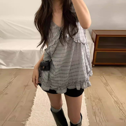 V领荷叶边肌理感条纹连衣裙短裙