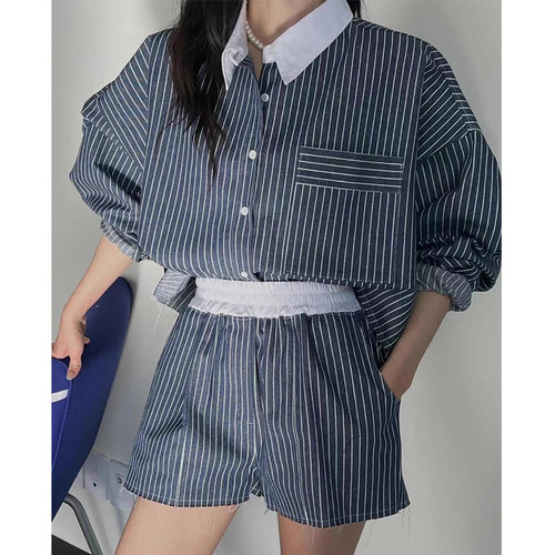 条纹牛仔衬衫+松紧腰阔腿短裤