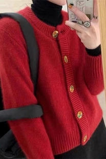 本命年红色欧货秋冬新款羊毛开衫女毛衣彩扣宽松加厚针织外套上衣