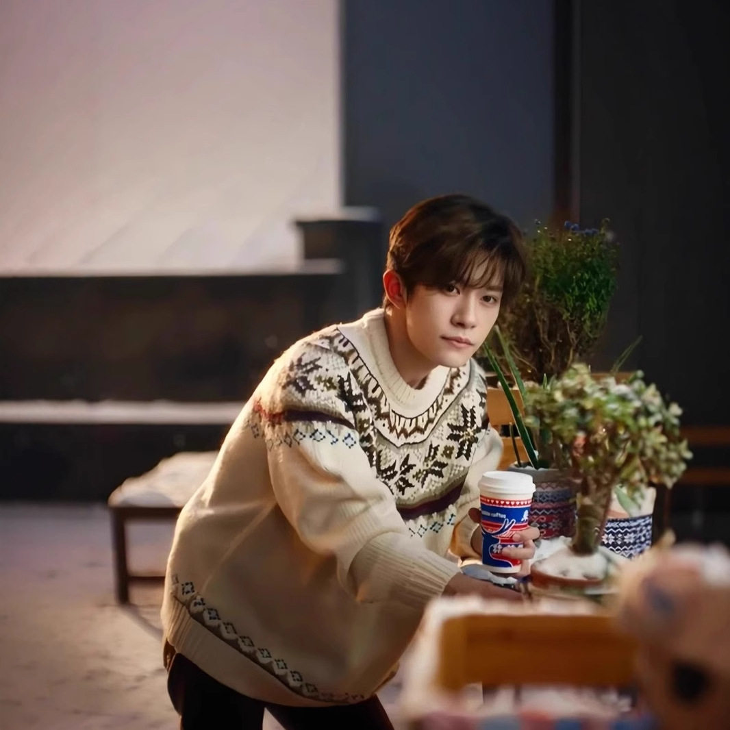 今年流行特惠U家费尔岛色系提花圆领针织衫毛衣情侣装套头宽松